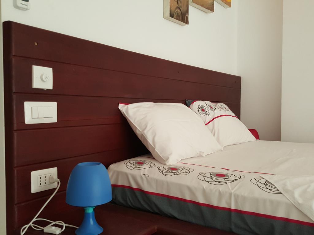 The Den Guest House Hikkaduwa Luaran gambar