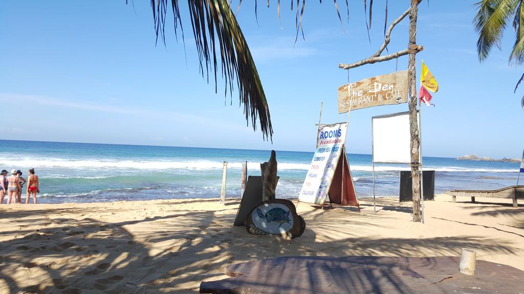 The Den Guest House Hikkaduwa Luaran gambar
